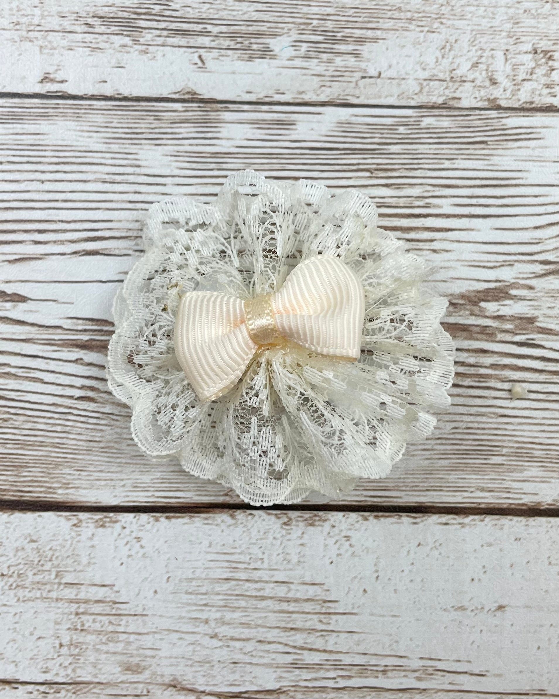 YoYo Children's Boutique Accesories Off-White Off-White Bow & Lace Clip