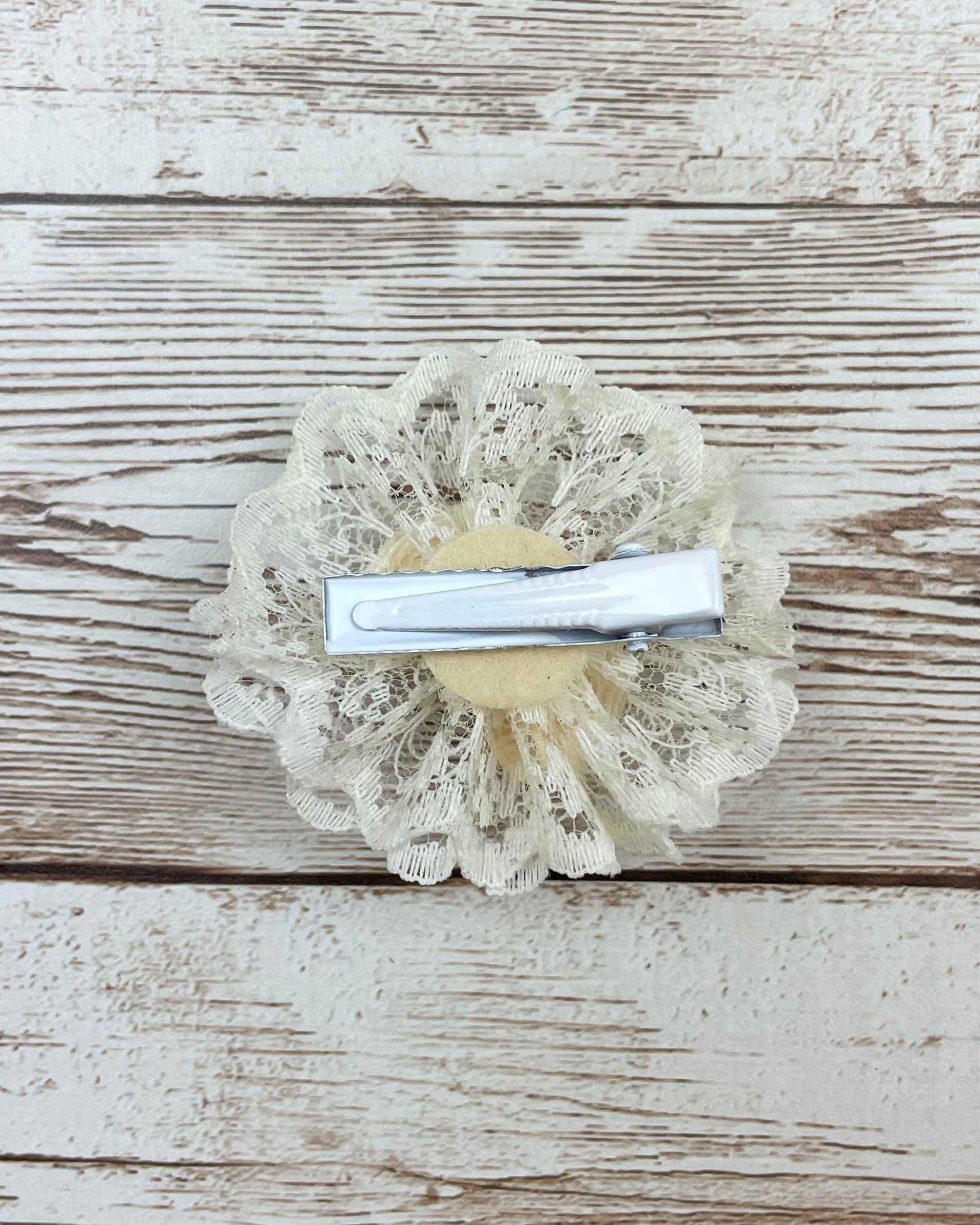 YoYo Children's Boutique Accesories Off-White Off-White Bow & Lace Clip