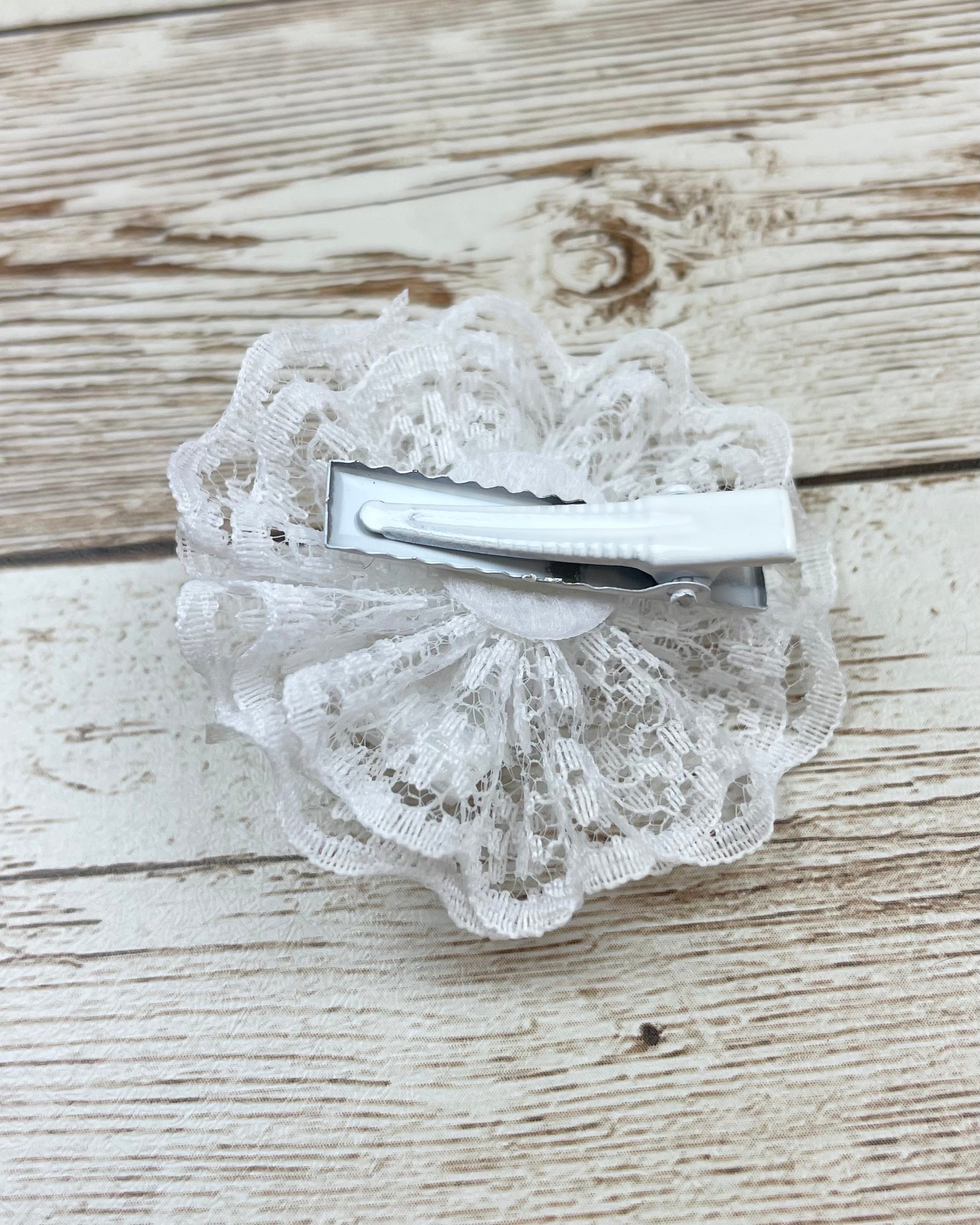 YoYo Children's Boutique Accesories White White Bow & Lace Clip