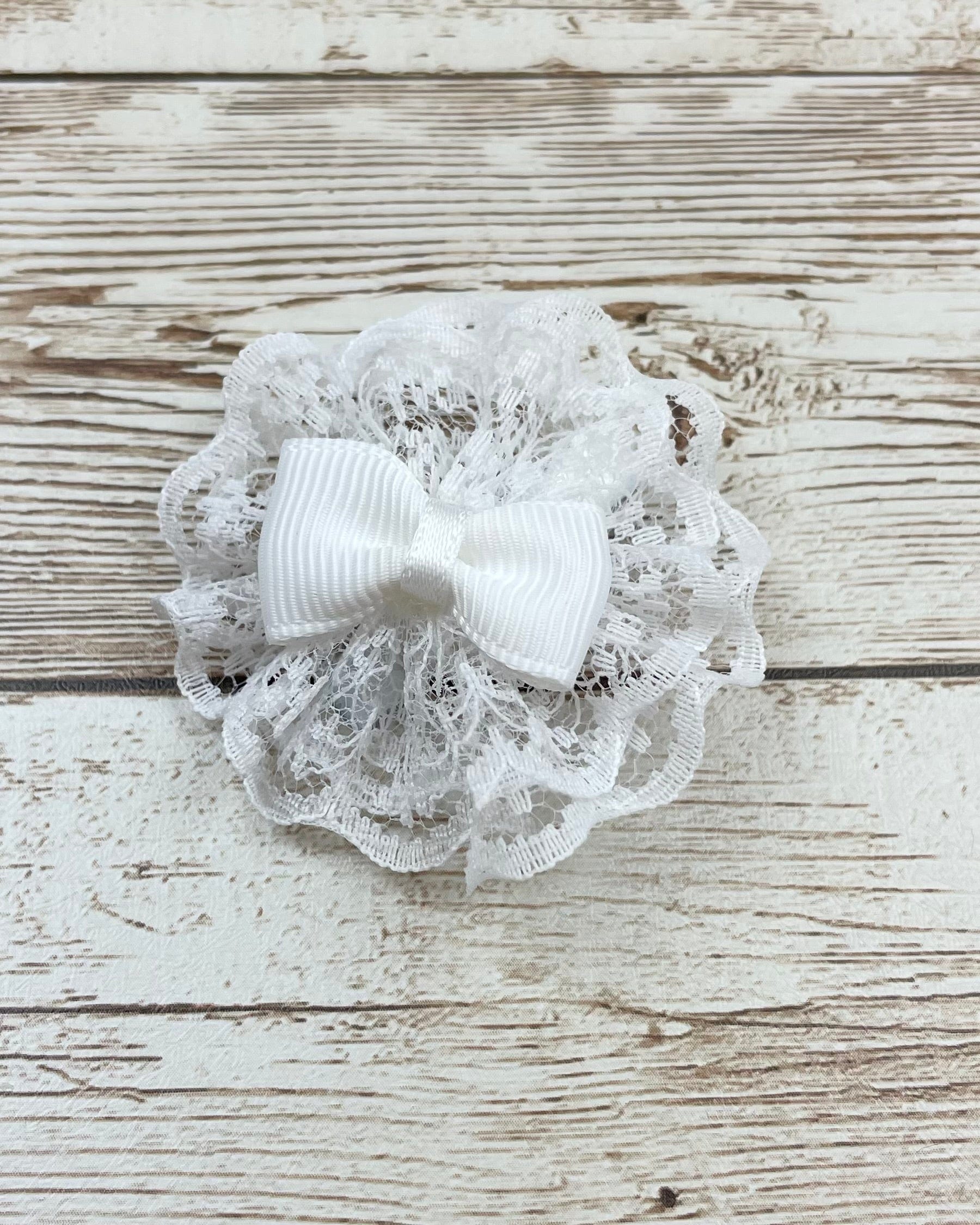 YoYo Children's Boutique Accesories White White Bow & Lace Clip