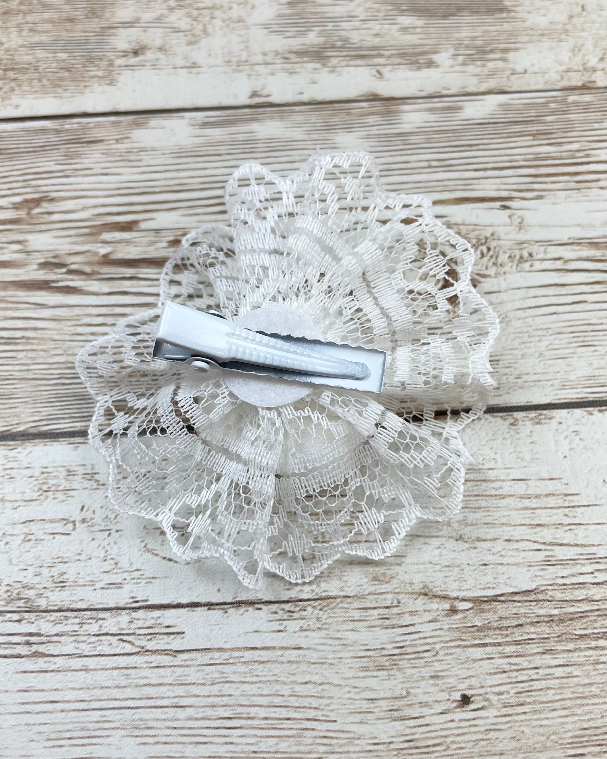 YoYo Children's Boutique Accesories White White Flower & Lace Clip