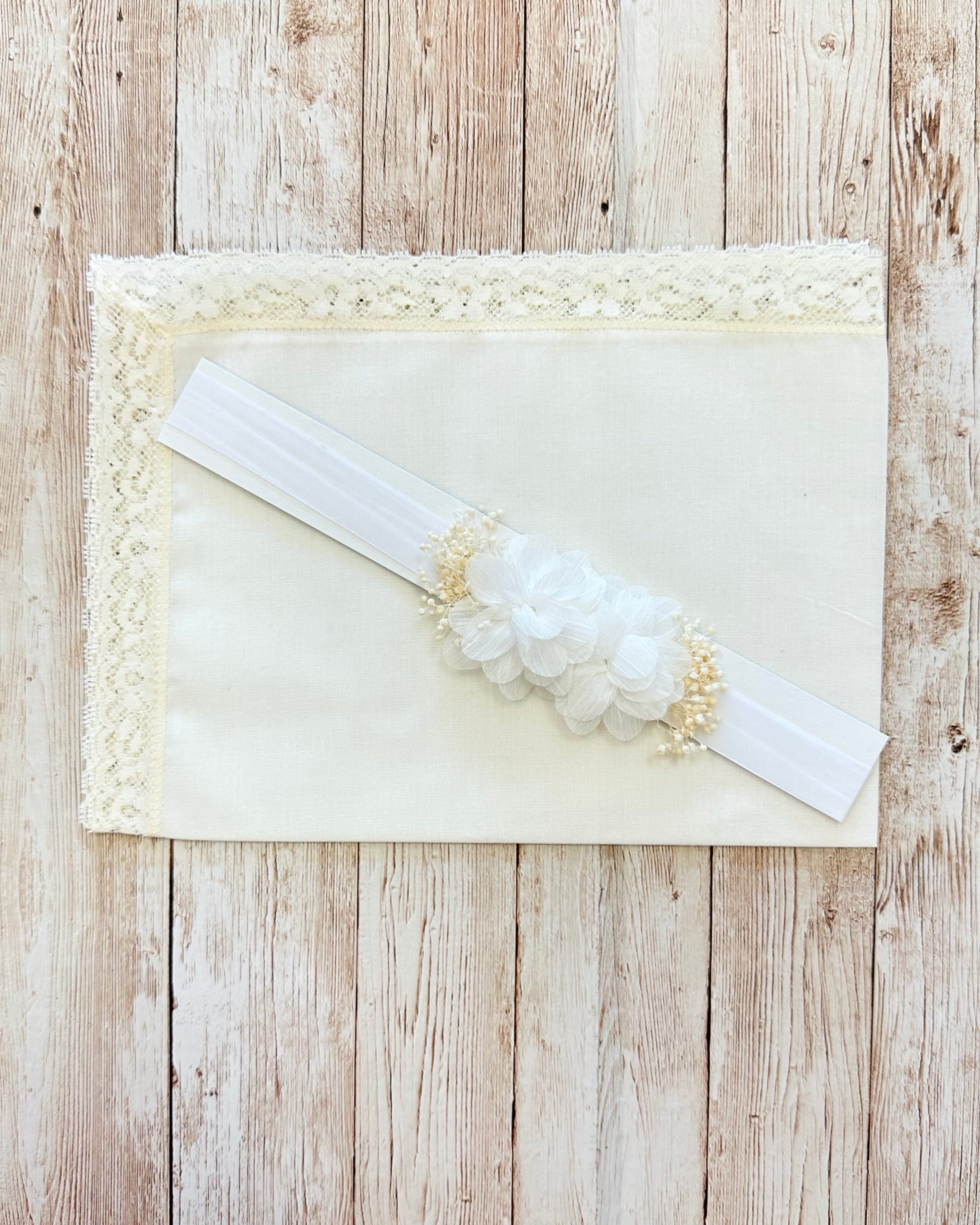 YoYo Children's Boutique Accesories White White Flowers Headband