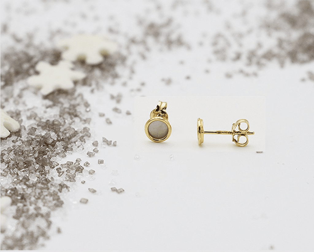 YoYo Children's Boutique Jewelry 4.0mm Mother of Pearl 18kt Yellow Gold Stud