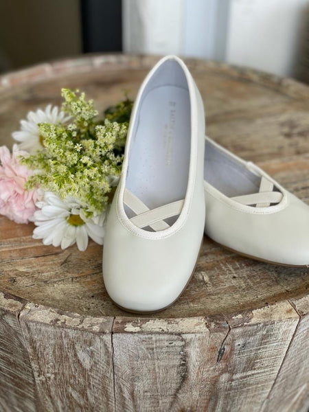 YoYo Children's Boutique Shoes Off-White Ballerina Flat Shoes